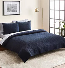 Load image into Gallery viewer, Wholesale Only Microfiber Diamond Quilts and Shams