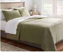 Load image into Gallery viewer, Wholesale Only Urban Cotton Sateen Quilt Set